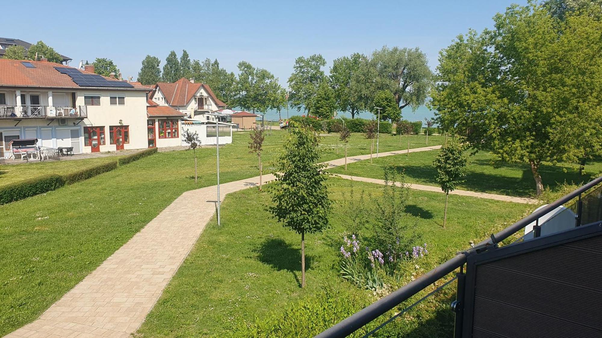 Wellapartman Zamárdi Exterior foto